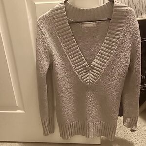 Grey V-Neck Sweater with Relaxed Fit and Long Sleeves